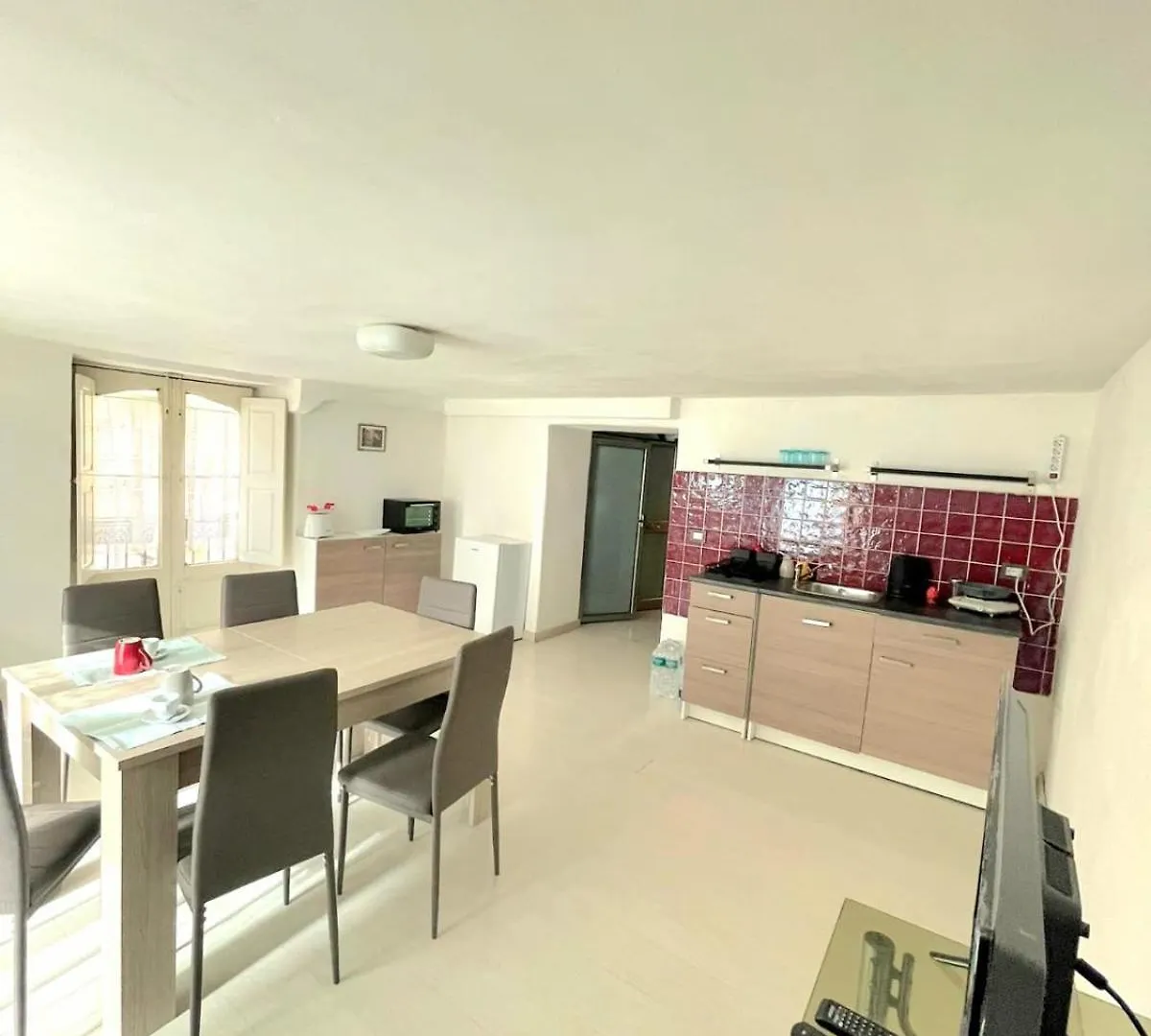 May'S Apartment Катания Италия