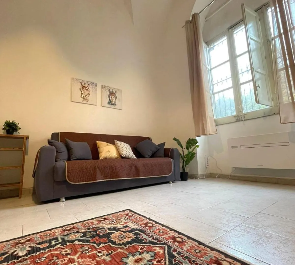 May'S Apartment Катания