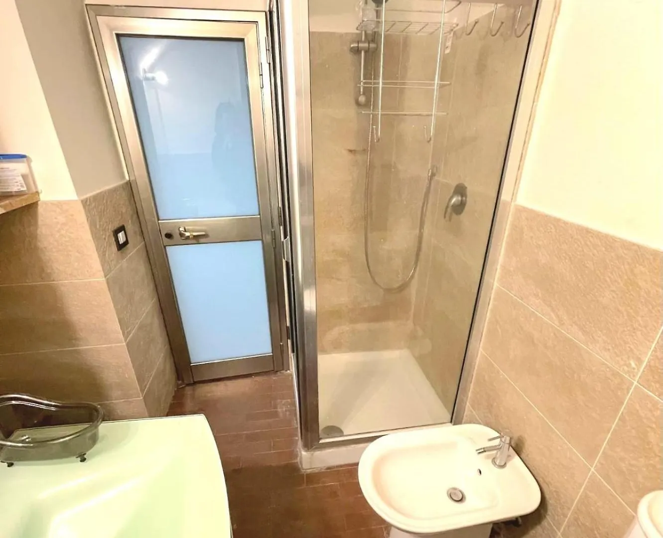 May'S Apartment Катания